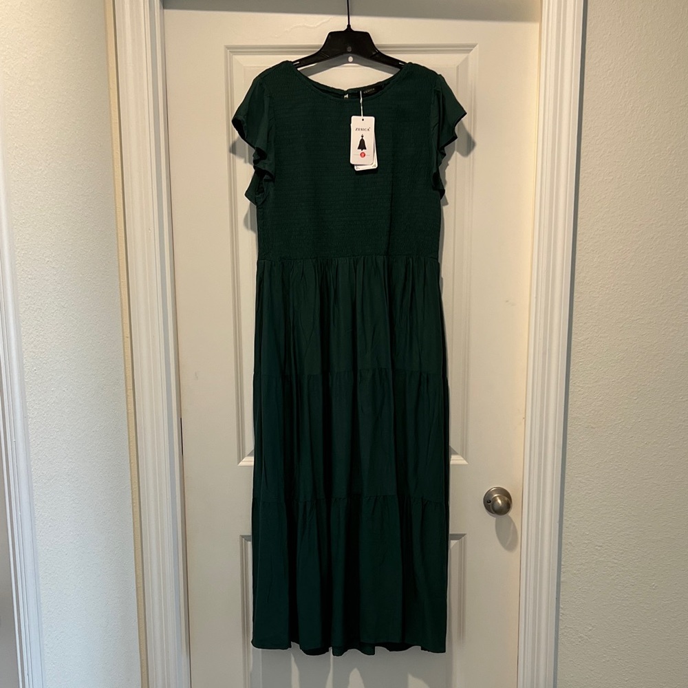 Chic Forest Green Tiered Midi Dress